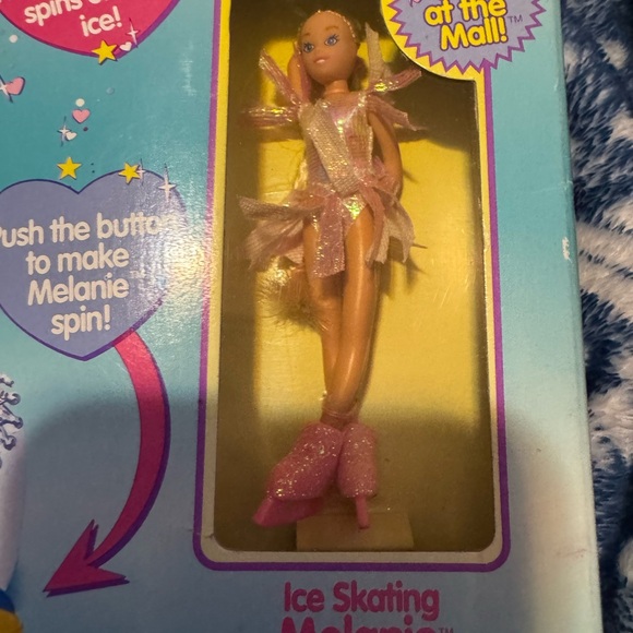 Sealed Cap Toys Melanie's Mall Melanie On Ice 5407 with Ice Skating Mela… - Picture 4 of 6